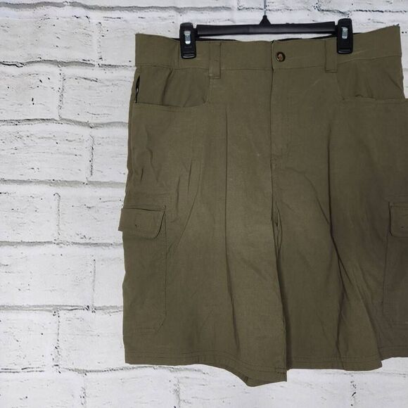 Orvis Green Nylon Blend Outdoor Hiking Mid-Rise Relaxed Cargo Shorts Size 36 - Picture 2 of 10